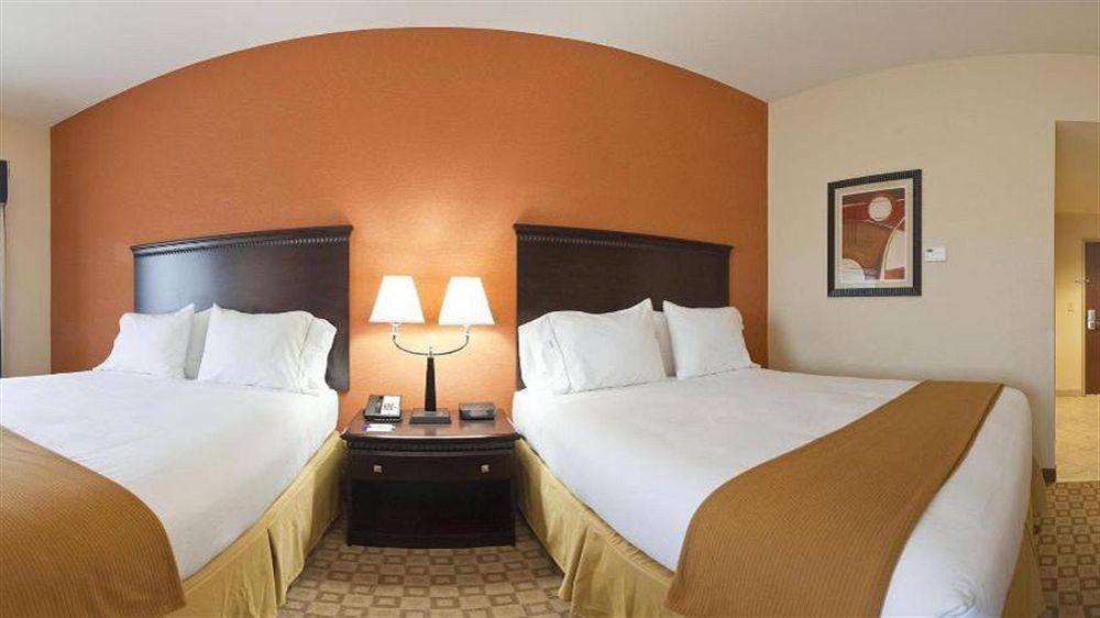 Holiday Inn Express Hotel & Suites Talladega By Ihg Kültér fotó