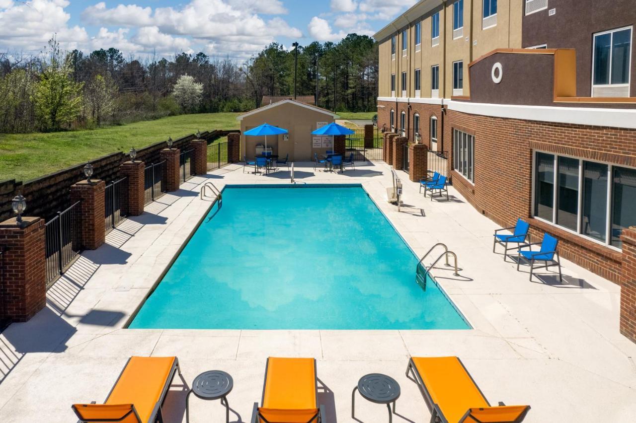 Holiday Inn Express Hotel & Suites Talladega By Ihg Kültér fotó