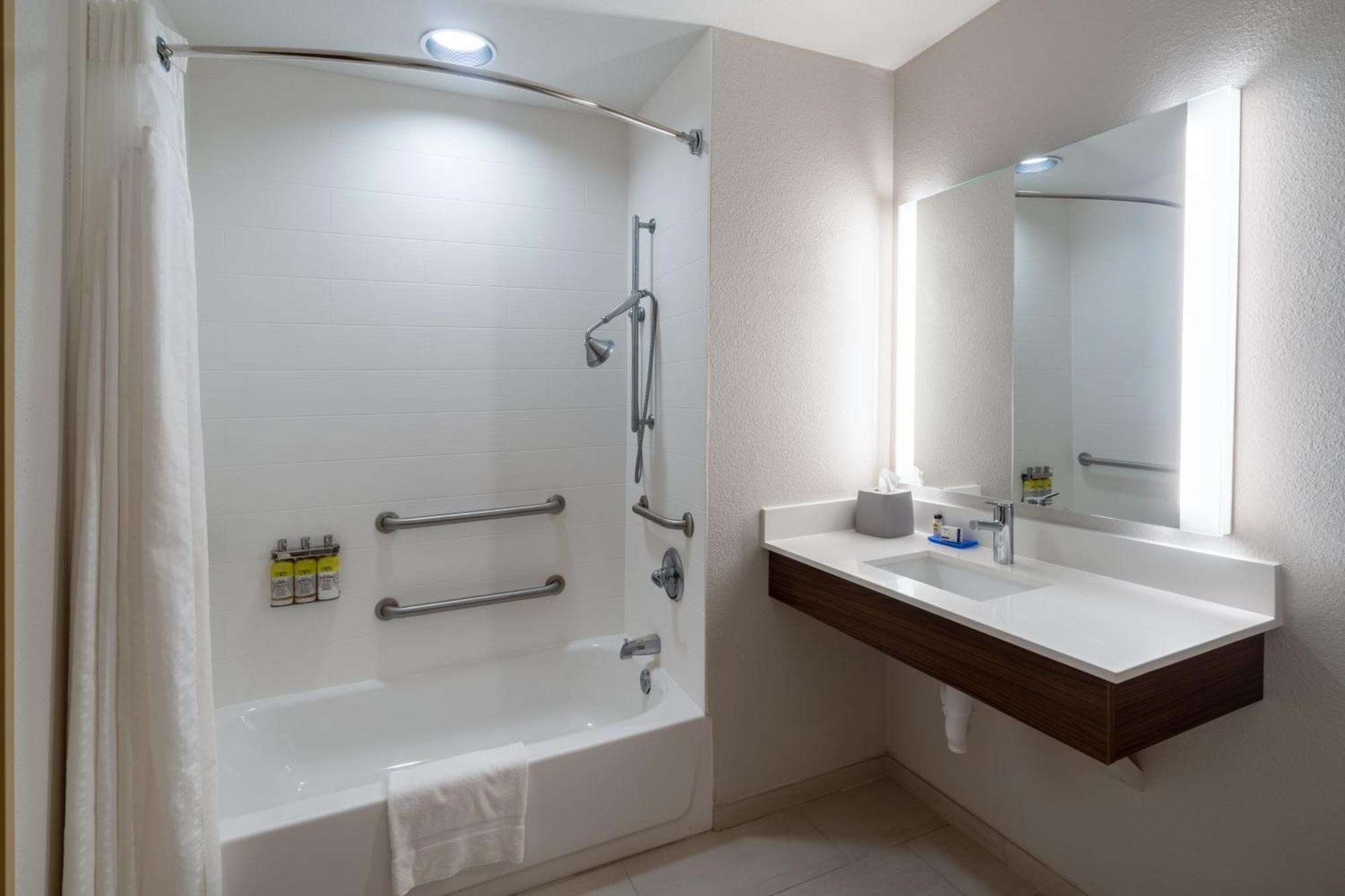 Holiday Inn Express Hotel & Suites Talladega By Ihg Kültér fotó